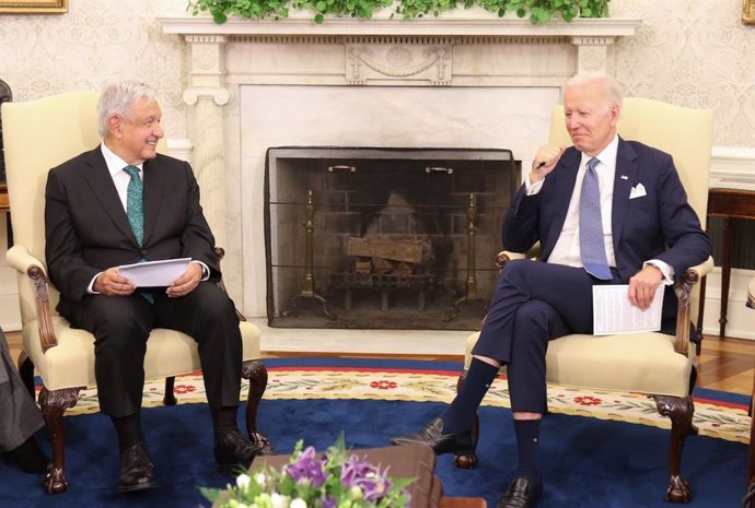 Archivo - El presidente de México, Andrés Manuel López Obrador, con el presidente de Estados Unidos, Joe Biden