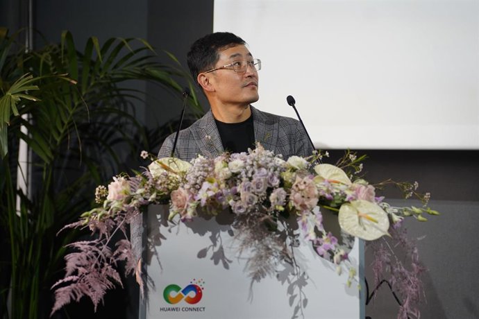 Todd Sun presenta su ponencia "Intelligent Cloud Network, Accelerating Industry Digital Transformation"