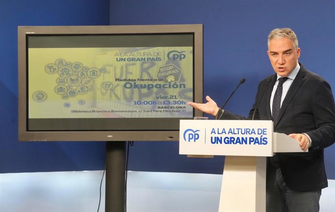 El coordinador general del PP, Elías Bendodo, ofrece una rueda de prensa en la sede del PP para presentar las convenciones sectoriales que realizará el PP por toda España.