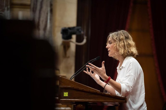 La líder de los comuns en el Parlament, Jéssica Albiach, en el pleno del Parlament