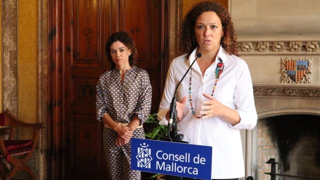 La presidenta del Consell de Mallorca, Catalina Cladera, durante el Debate de Política General. 