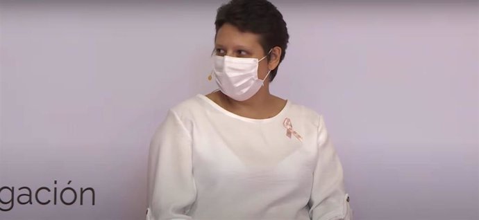 María José Ivars, paciente con cáncer de mama metastásico, en un acto organizado por la Asociación Española contra el Cáncer (AECC) con motivo del Día Mundial Contra el Cáncer de Mama. En Madrid (España), a 19 de octubre de 2022.