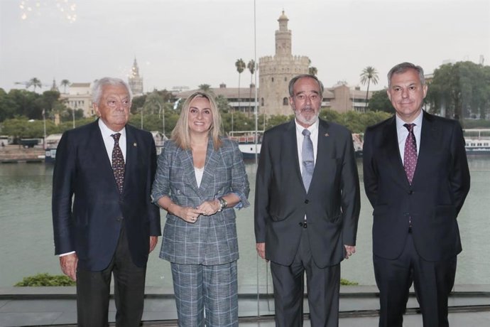 Carazo en el foro empresarial 'El camino hacia un futuro mejor'