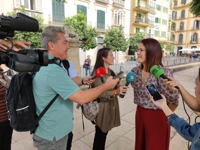 La portavoz municipal de Cs, Noelia Losada, atiende a los medios