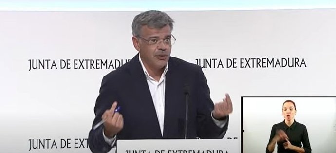 El portavoz de la Junta de Extremadura, Juan Antonio González, en rueda de prensa tras el Consejo de Gobierno autonómico