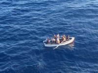 Rescatan en el mar a 23 personas de origen magrebí al sur de Cabrera