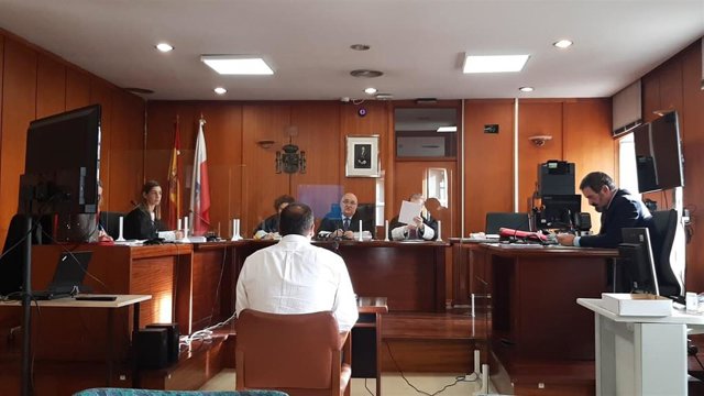 Juicio al acusado de abusar de su hijastra de 15 años