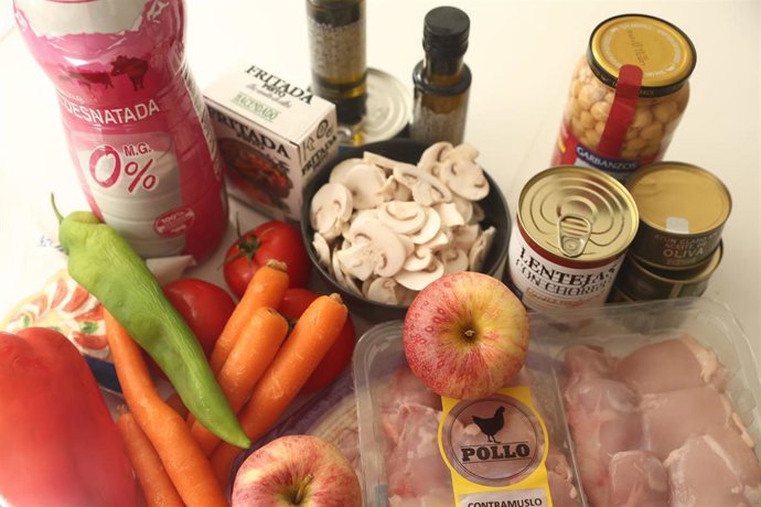 Distintos productos de alimentación en un hogar.