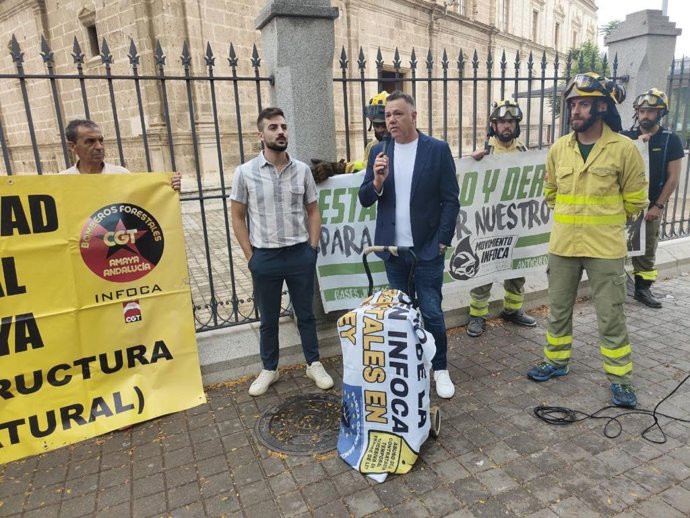 Por Andalucía reclama a Moreno que mantenga "al cien por cien" la plantilla de bomberos forestales