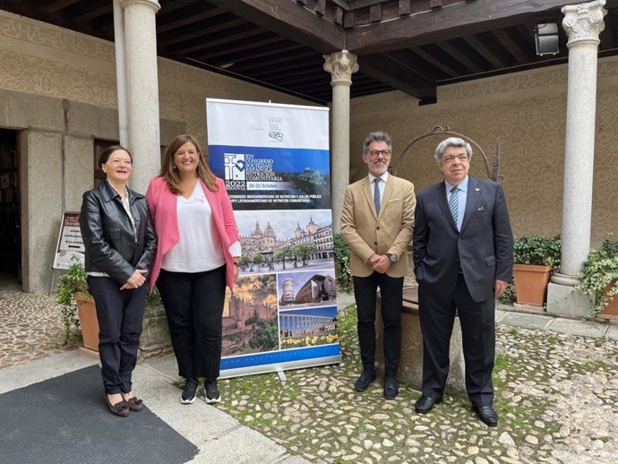 Acaldesa de Segovia (I)la presidenta de la Sociedad Española de Nutrición Comunitaria; el presidente del Comité Científico del XIV Congreso  ye l presidente de la Academia Española de Nutrición.