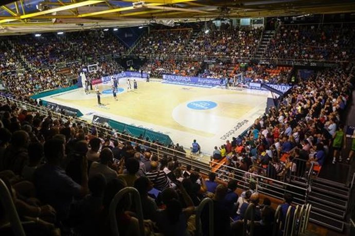Aficionados del Carplus Fuenlabrada, durante un partido de la Liga Endesa.