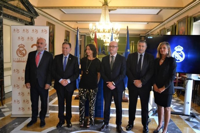 Unicaja Banco Apoya La Creación De Una Nueva Escuela Sociodeportiva De La Fundación Real Madrid En Oviedo