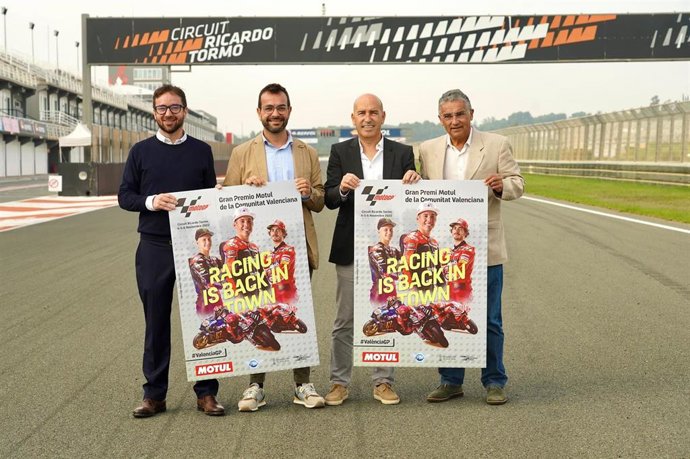 Pablo Balanzá, Ximo López Camps, Gonzalo Gobert y Carmelo Fernández en la presentación del Cartel oficial del Gran Premio