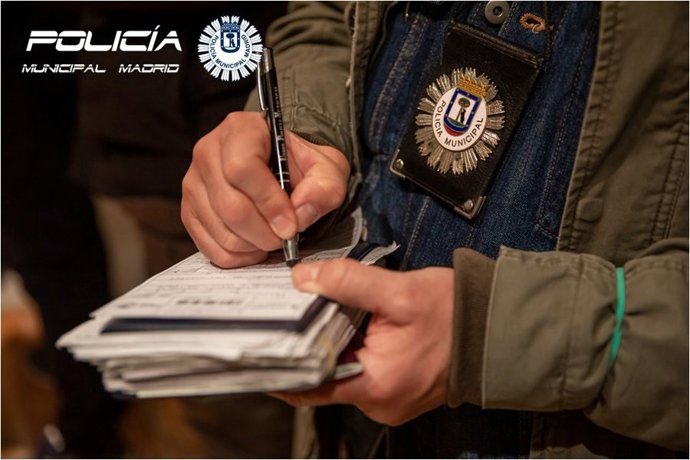 Desalojado un local con exceso de aforo y 45 menores dentro bebiendo alcohol