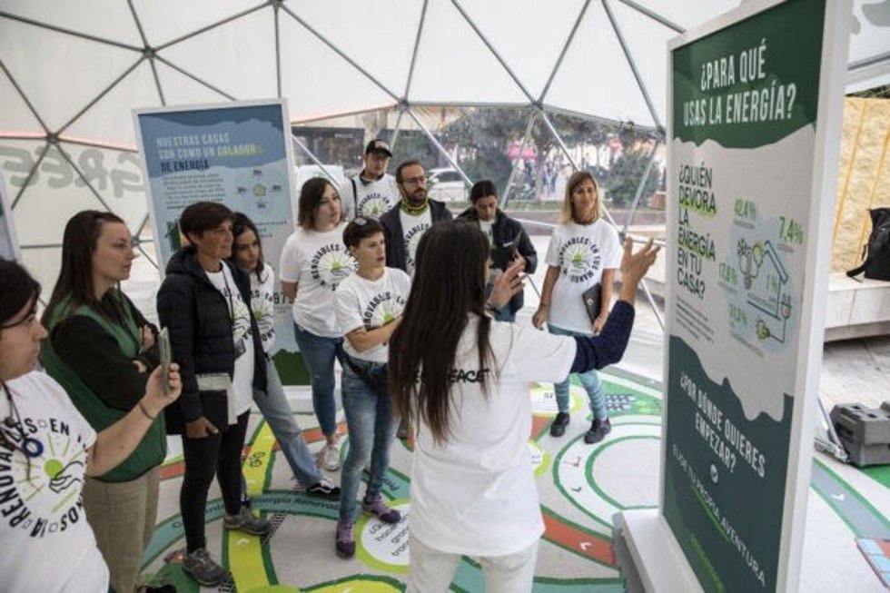 Greenpeace recorrerá varias ciudades españolas para acercar a los ciudadanos las energías renovables.