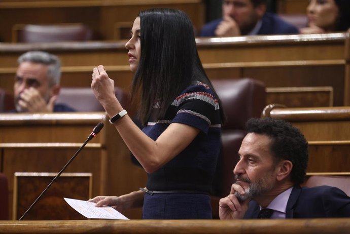 La líder de Ciudadanos, Inés Arrimadas, interviene en el Pleno del Congreso.