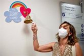 Foto: Músicos por la Salud lleva sus 'campanas' a los hospitales para que pacientes con cáncer celebren el fin de tratamiento