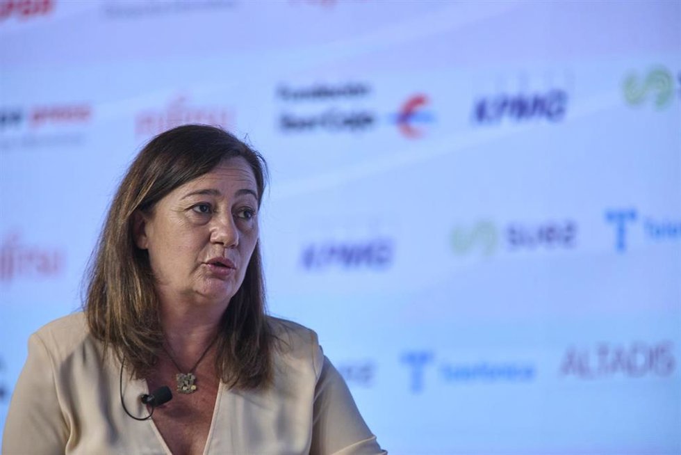 Archivo - La presidenta del Govern, Francina Armengol, interviene en un Desayuno Informativo de Europa Press, en mayo de 2021.