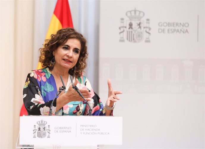 La ministra de Hacienda y Función Pública, María Jesús Montero, interviene en el acto de firma del Acuerdo Marco para una Administración del Siglo XXI, en la sede del Ministerio, a 19 de octubre de 2022, en Madrid (España).