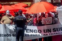 El PSOE enmienda la ley del aborto para reafirmar la prohibición de anuncios de prostitución