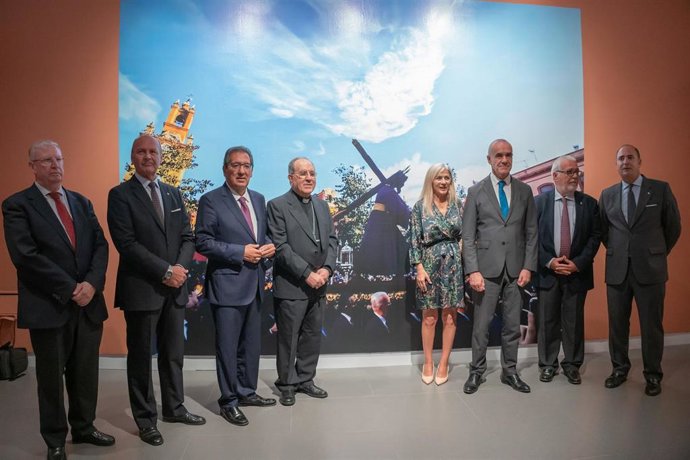 La Fundación Cajasol conmemora el aniversario de la Santa Misión del Gran Poder en Tres Barrios-Amate