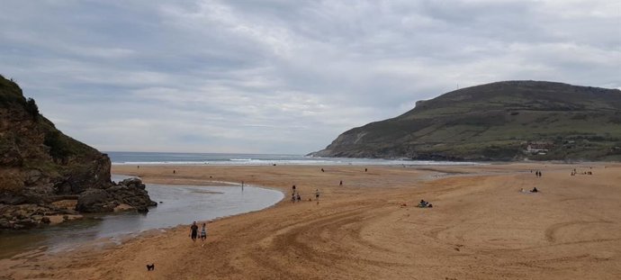 Nuebes en la costa de Bizkaia