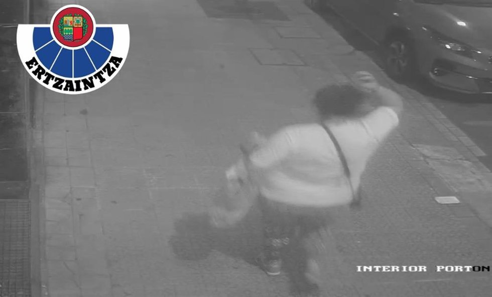 Imagen de la supuesta secuestradoa del bebé en el Hospital de Basurto