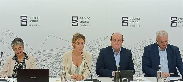 El presidente del EBB del PNV, Andoni Ortuzar, en la jornada Entzunez Eraiki, en la Fundación Sabino Arana de Bilbao