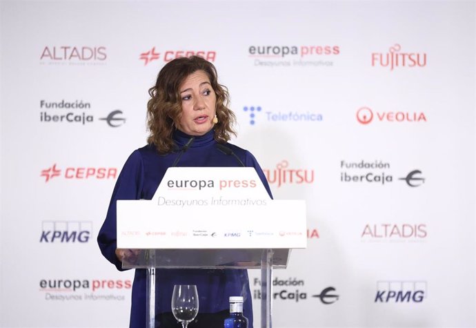 La presidenta del Govern balear, Francina Armengol, interviene durante un desayuno informativo de Europa Press, en el Hotel Rosewood, a 20 de octubre de 2022, en Madrid (España).