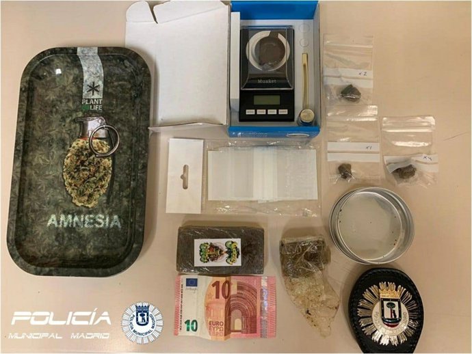 Detenido un conductor con hachís y una orden de ingreso en prisión en un control de drogas en San Blas