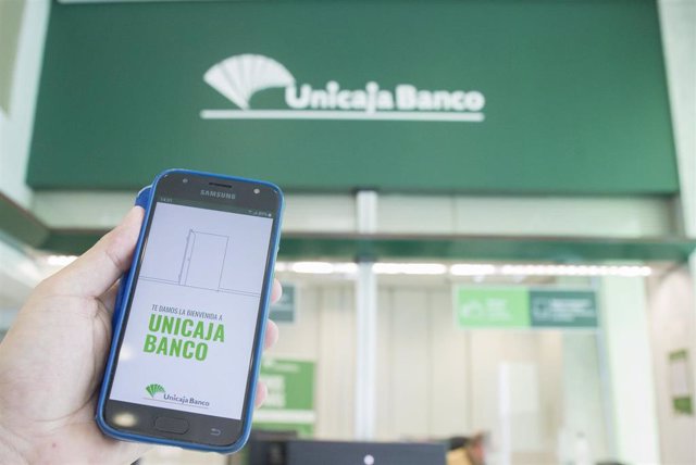 Unicaja Banco se adhiere a la línea ICO Kit Digital para "impulsar la transformación tecnológica" de pymes y autónomos.