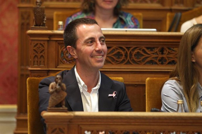 El portavoz del PP en el Consell y presidente del PP de Mallorca, Lloren Galmés, durante el Debate de Política General, en la sede del Consell. 