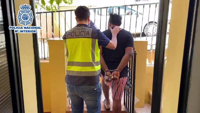 Detienen en Palma a 15 personas y desarticulan una red criminal dedicada a estafar por el 'timo del amor'.