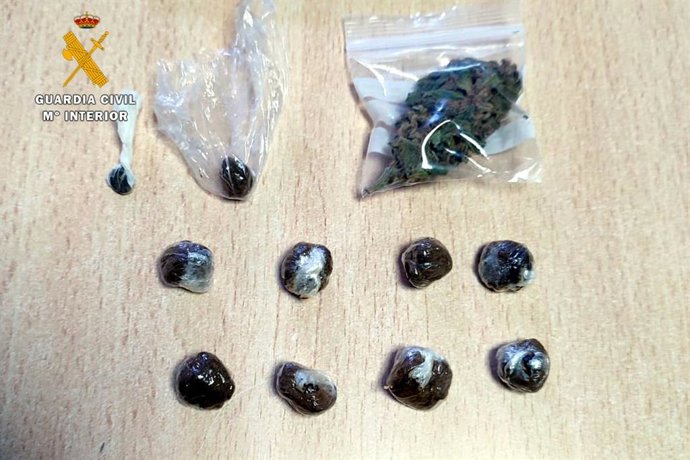 Rdo. Nota De Prensa Guardia Civil (Intervenido Hachís Y Marihuaan Junto A Un Instituto De Castro Urdiales