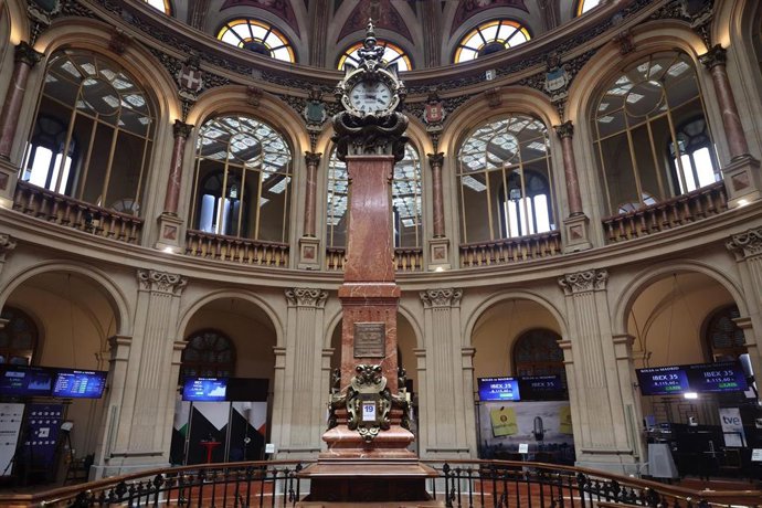 Archivo - Interior del Palacio de la Bolsa, a 19 de julio de 2022, en Madrid (España).