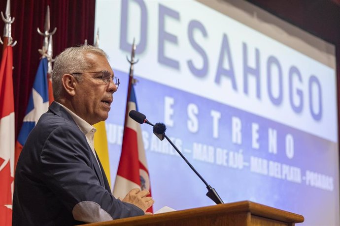 El director de Desahogo y presidente de 'Canarias, 1500 Km de Costa',  Sebastián Quintana