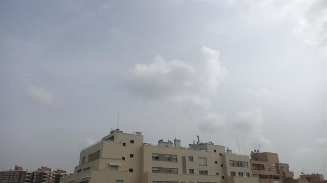 Imagen del cielo de València este jueves