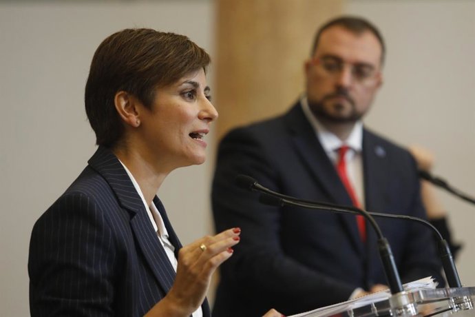 La ministra de Política Territorial, Isabel Rodríguez, en rueda de prensa en Oviedo.