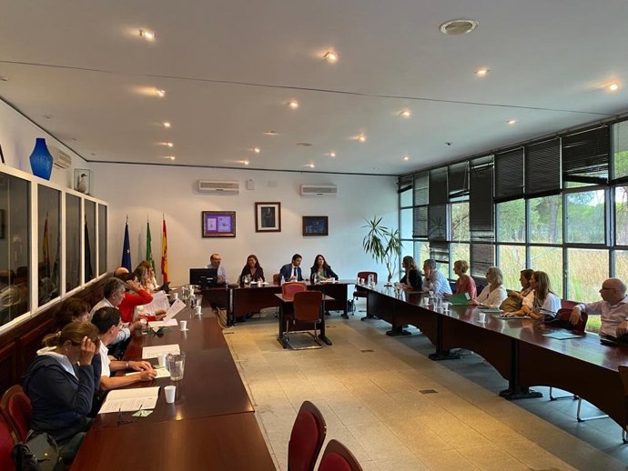 Una docena de jueces de toda España participan este jueves y este vienes en un curso sobre delitos medioambientales centrado en la protección de las especies amenazadas y la actividad cinegética,