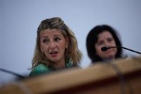 Díaz, convencida de que Garamendi "coincide" en que las prácticas de becarios sin garantías no son correctas