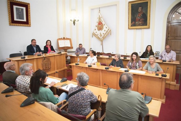 Rodríguez Osuna preside el Consejo de los Mayores en Salón de Plenos.