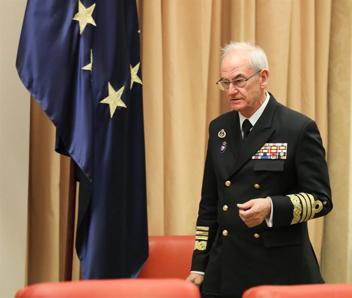 El jefe del Estado Mayor de la Defensa, el almirante Teodoro López Calderón, a su llegada a la Comisión de Defensa del Congreso de los Diputados