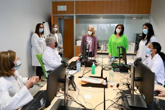 La presidenta del Gobierno riojano, Concha Andreu, visita el Centro de Salud Digital