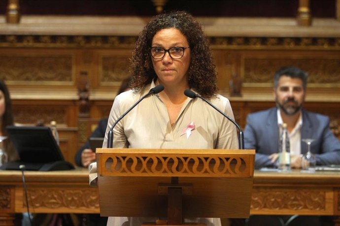 La presidenta del Consell de Mallorca, Catalina Cladera, interviene en el Debate de Política General, en la sede del Consell. 