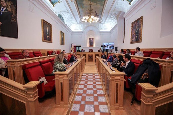 Pleno en el Ayuntamiento de Toledo.