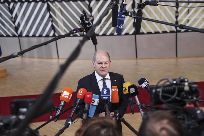 Olaf Scholz, canciller de Alemania, habla ante los periodistas en Bruselas