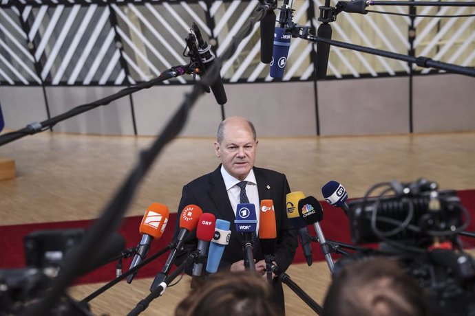 HANDOUT - 20 October 2022, Belgium, Brussels: German Chancellor Olaf Scholz arrives for a two-day EU Summit at the European Council. Photo: -/EU Council/dpa - ATTENTION: editorial use only and only if the credit mentioned above is referenced in full