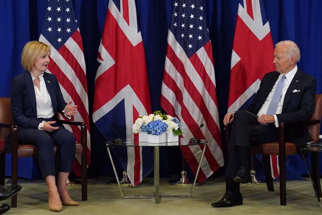 Liz Truss, primera ministra de Reino Unido, y Joe Biden, presidente de Estados Unidos