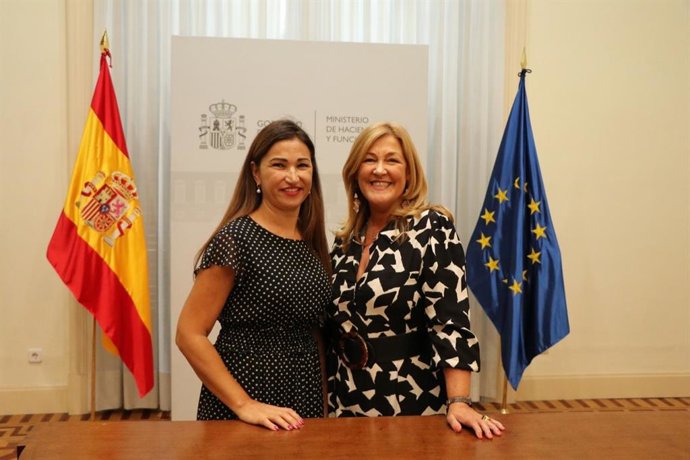 (I-D) La Secretaria De Salud Y Sociosanitarios De UGT, Ana Francés, Y La Secretaria De Estado De Función Pública, Lidia Sánchez Milán.