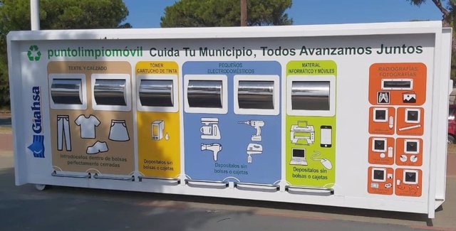 Archivo - Huelva.- Giahsa extiende a la totalidad de la provincia el sistema de puntos limpios móviles